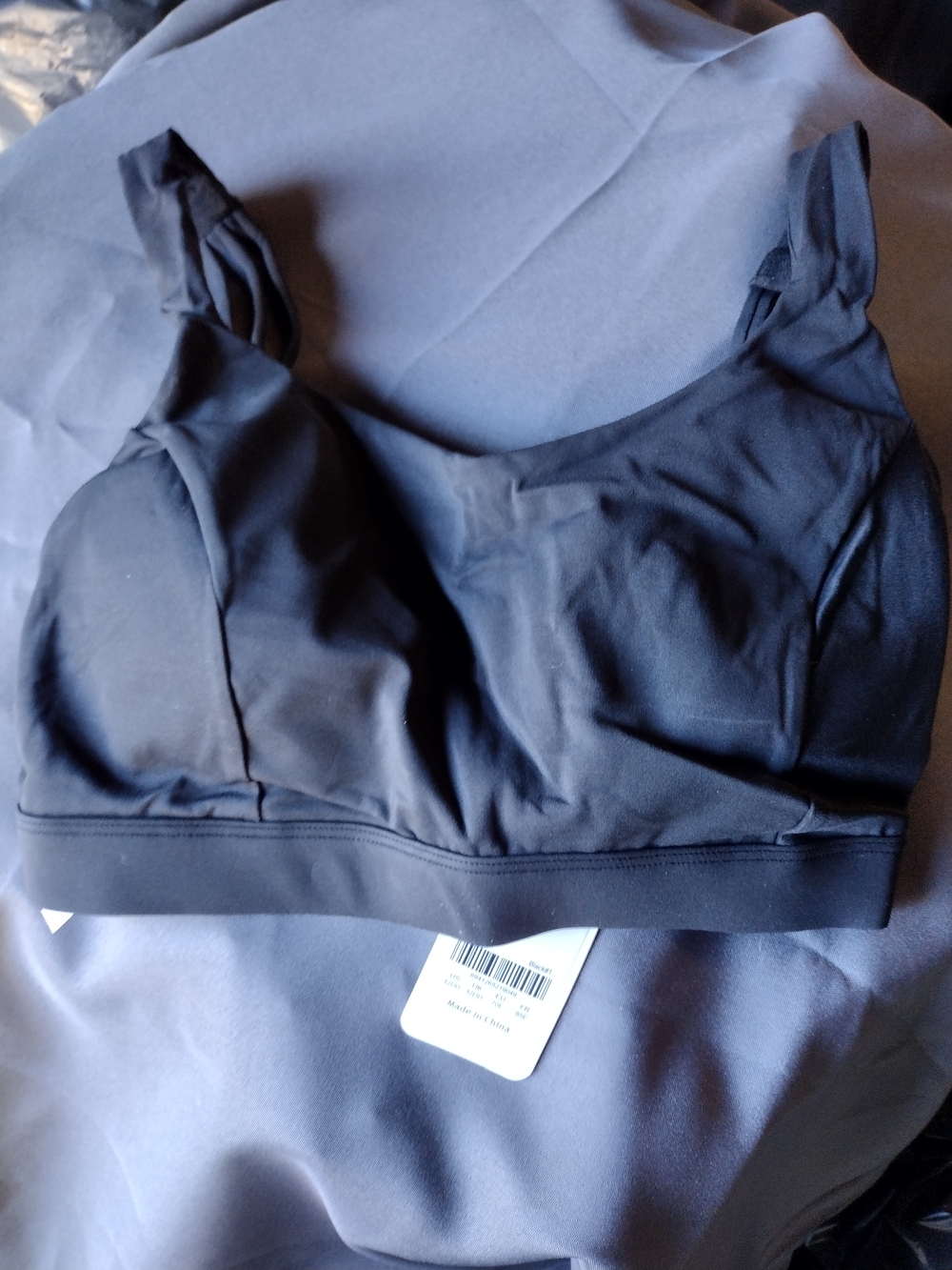 Everyday Wireless Black Sports Bra - Smooth Support